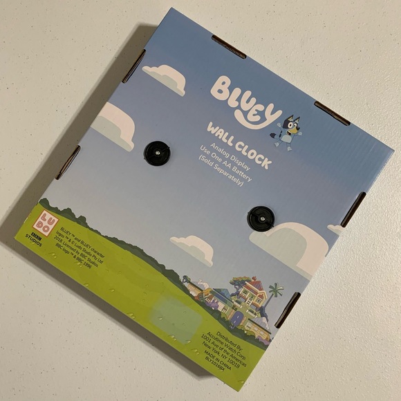 Bluey and Bingo Analog Wall Clock-New in Box - Picture 4 of 5